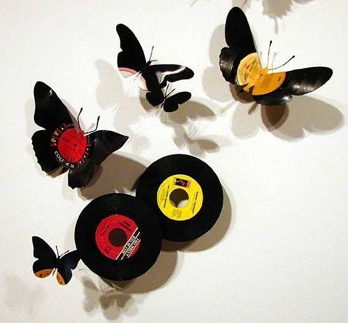Креативная идея изготовления бабочек из виниловых пластинок